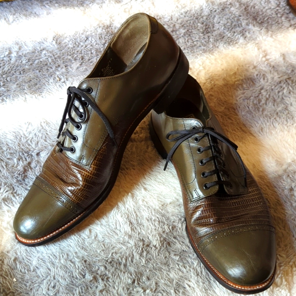 Stacy Adams dress Oxford's shoes. Two-texure
